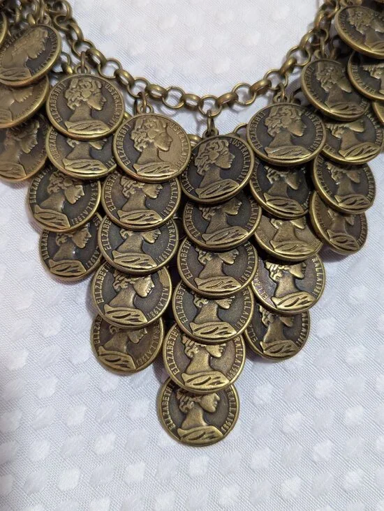 Cascade of Coins Bib Necklace half of Dollar USA - Picture 2 of 8